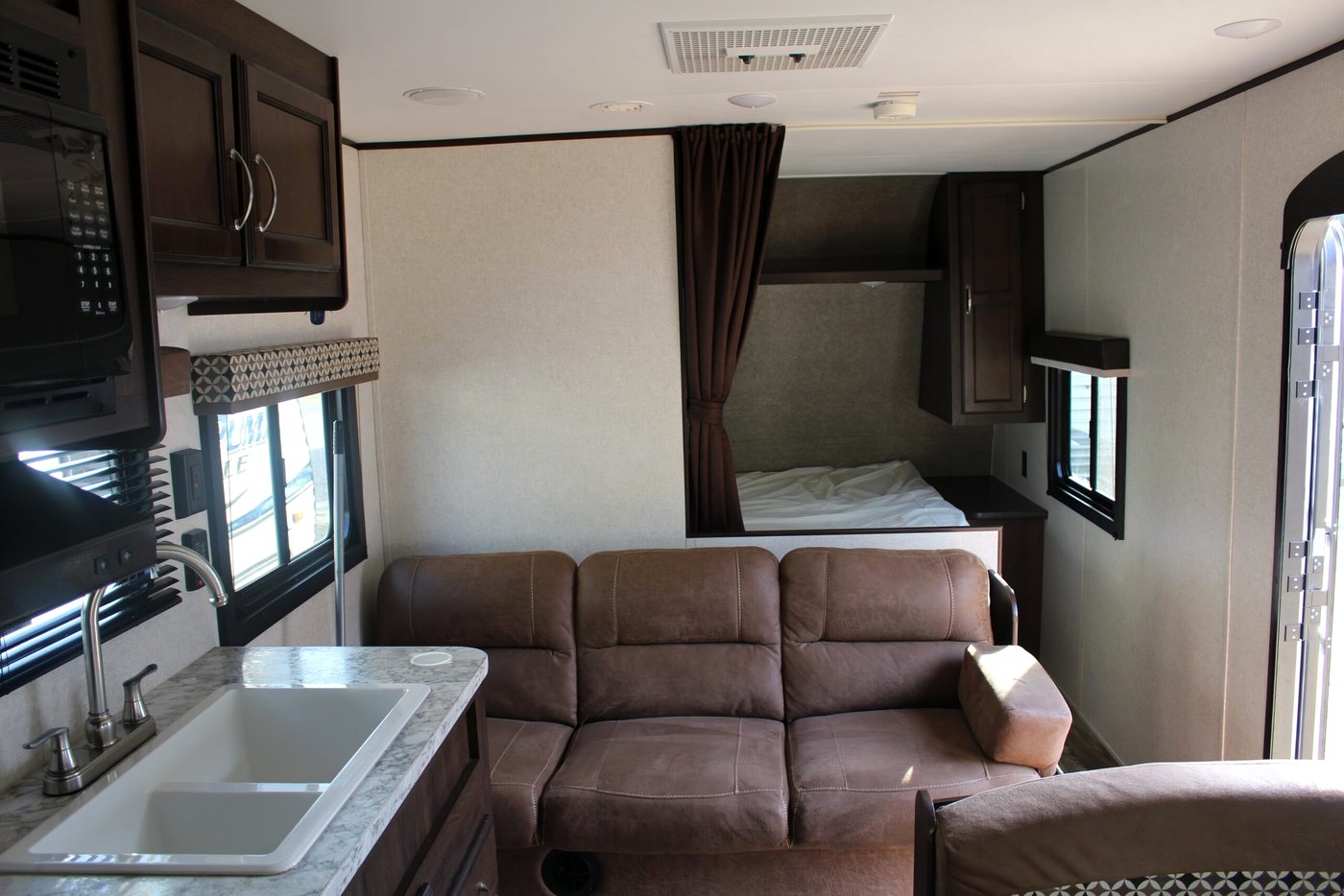 2018 29' Jayco Jay Flight SLX 264BH photo 2