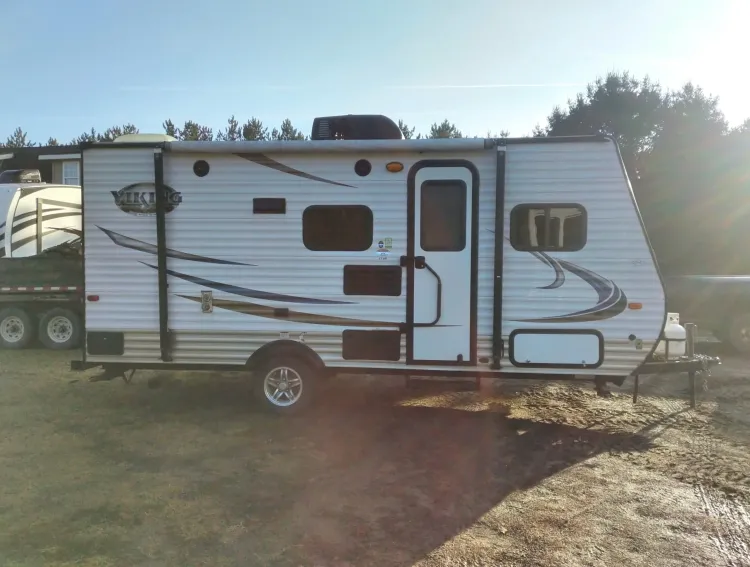 2016 21' Forest River Viking 17BH