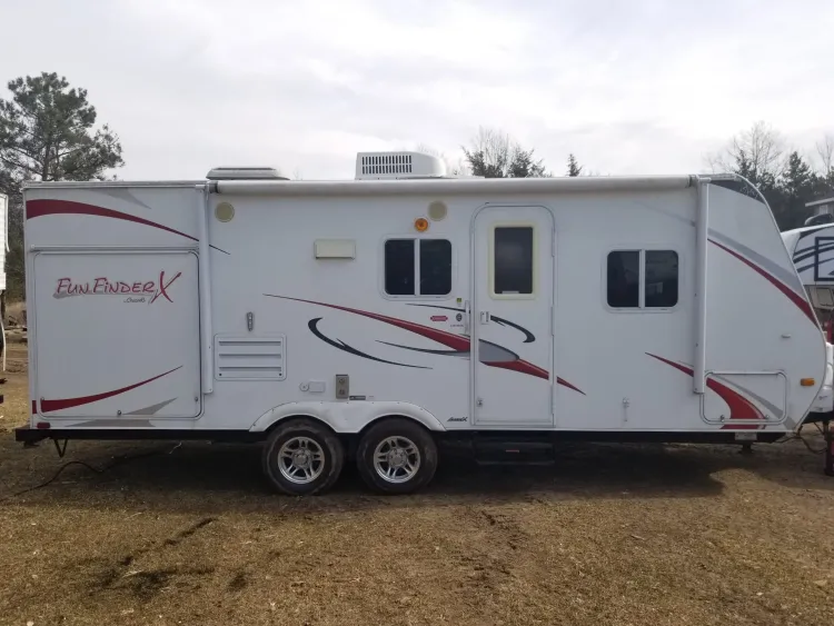 2010 24' Cruiser Fun Finder X215