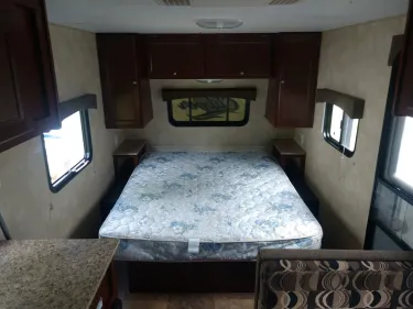 2014 21' Coachmen Clipper 17FQ photo 4