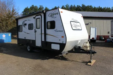 2018 21'Coachmen Clipper 17RD photo 2